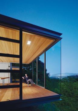 The project creates and contains a rarefied atmosphere of calm and well being.