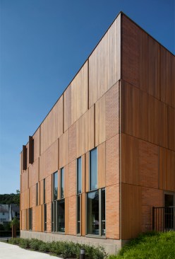 Low maintenance open joint rain screen envelope