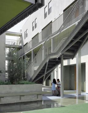 A limited budget precluded air-conditioning, so Koning Eizenberg stayed away from double-loaded corridors. Instead, the firm pulled circulation to the exteriors, ensuring that each unit receives cross-ventilating breezes.