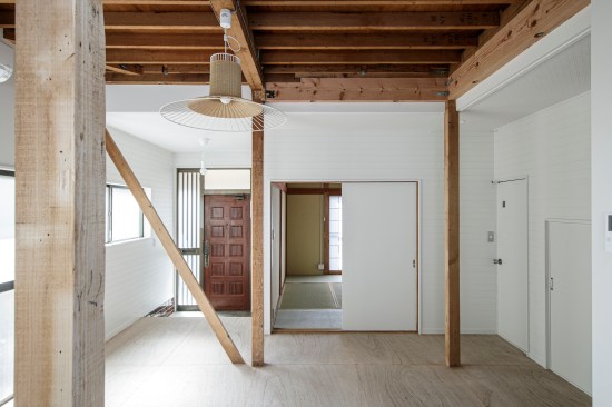Looking at the tatami room from the living