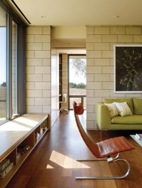 Strong axial relationships establish a connection to the site from every point inside the house.