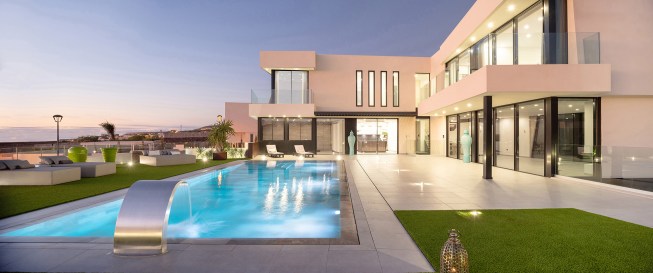 YS + 2 House, swimming pool.