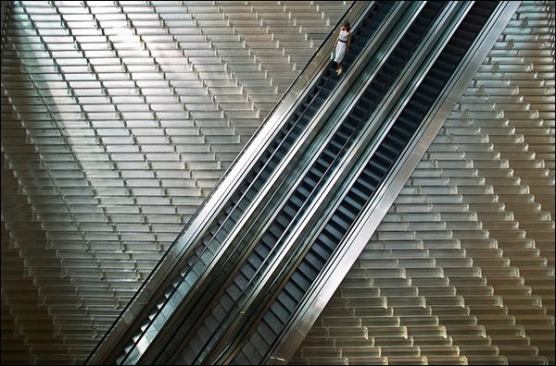 Hearst Building Lobby, New York, by Foster + Partners, with Ice Falls by James Carpenter Design Associates.