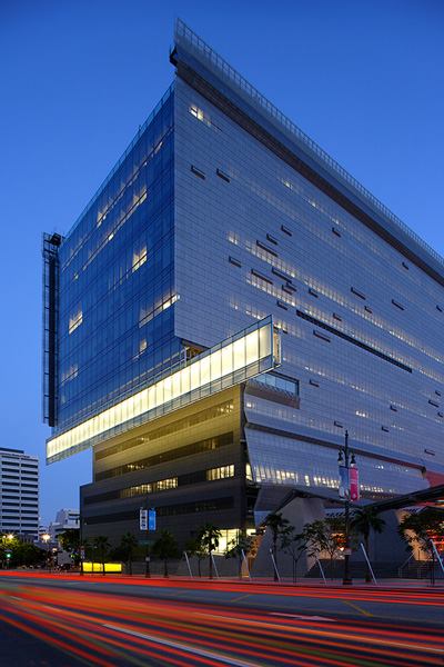 Caltrans District 7 Headquarters, Los Angeles, by 2014 AIA Gold Medal winner Thom Mayne, FAIA, of Morphosis.