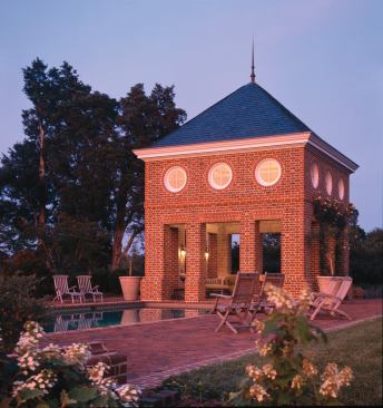 Varying brick patterns, with and without mortar, add interest to the monochromatic material palette. Landscape architect Jay Graham explains that historic patterns indigenous to the Mid-Atlantic region were alternated according to which areas are “stopping places and moving places.”