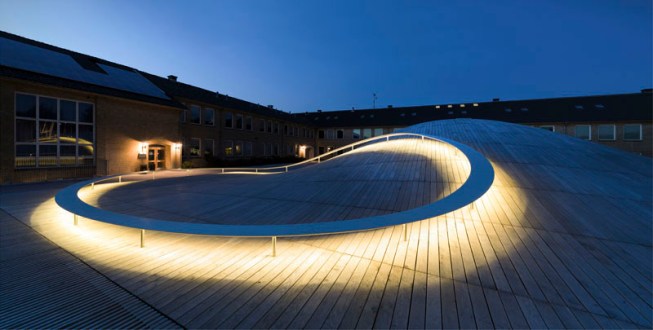 Curving+bench%2c+night.