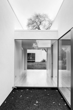 Photographer Lucas Fladzinski. Client Jermyn Manthripragada Architecture. Palo Alto, CA