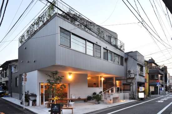 Apartments with a Small Restaurant