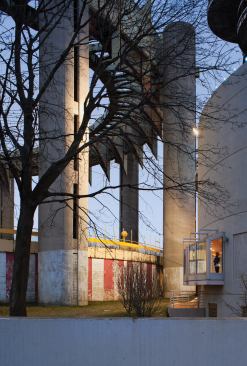 Queens Theatre addition wrapping the existing theater building with the Tent of Tomorrow beyond.