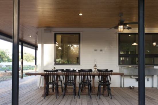 Located on an organic farm in East Austin, this new home has a traditional form with some modern details.