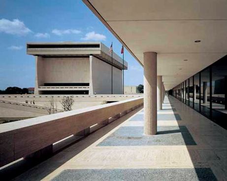 Lyndon Baines Johnson Library, Austin, Texas, by Gordon Bunshaft / Skidmore, Owings & Merrill.
