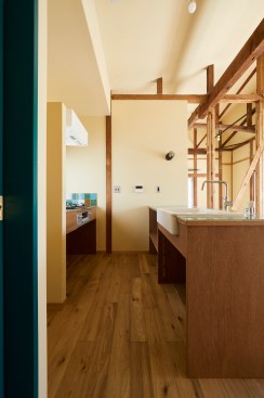Kitchen side-view
