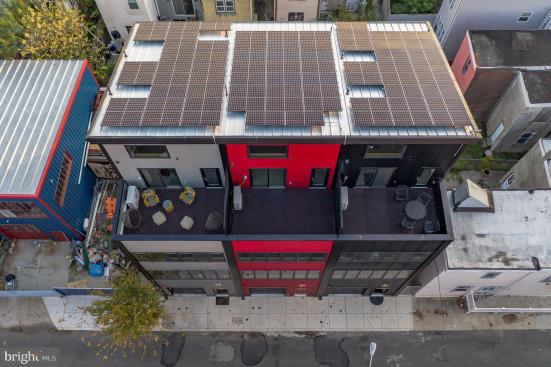 7.37kW grid-tied, roof-mounted PV solar system