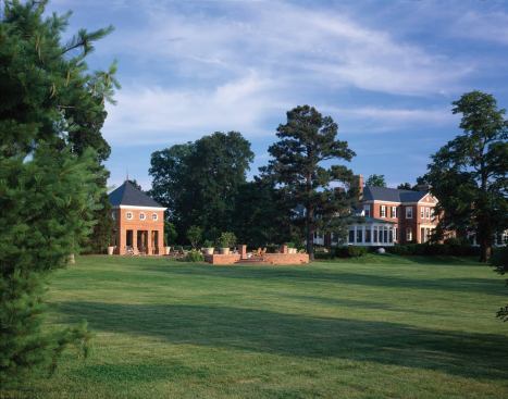 CUSTOM HOME OUTDOORS  Winter 2008  Georgian Exposure