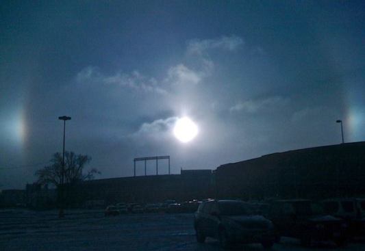 Parhelia in Minneapolis, 2008. Note the immersing quality of the phenomenon, which challenges the capabilities of even wide-angle lenses.
