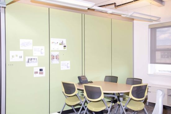 Most team areas include writable, magnetic, or tackable walls to provide a sense of team identity and to aid collaborative efforts.