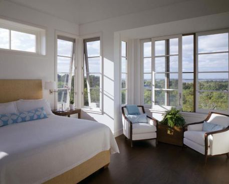2010 CHDA Merit Award / 3,000 to 5,000 Square Feet Sugar Mill, Chilmark, Mass. Entrant/Architect:Hutker Architects, Vineyard Haven, Mass.; Builder: Johnson Vineyard Builders, Vineyard Haven A sunny alcove offers viewful seating in the mater suite.