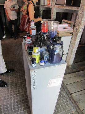 Peter Zumthor elected to place his objects, jars of powdered colors, not in his box, but on top of it.