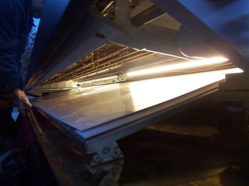 For the parapet lighting, several full-scale working mock-ups helped to determine the positioning between the lamp and the reflector for optimum angle and performance within the specific shape of the parapet enclosure.