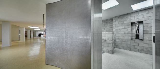 The lower gallery and the link between the museum  and the new Collections Addition.