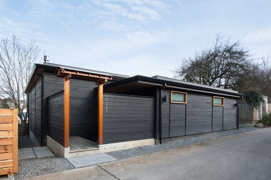 Central Area Backyard Cottage