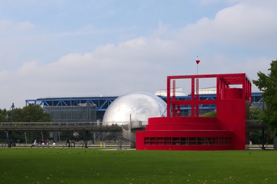 Parc de la Villette with the Geode at center