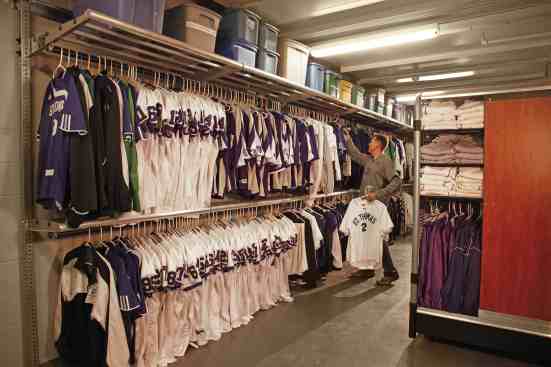 Customizable%2c+flexible+shelving+helps+maximize+space.