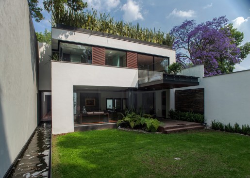 House Five's Patios
By Almazán y Arquitectos Asociados