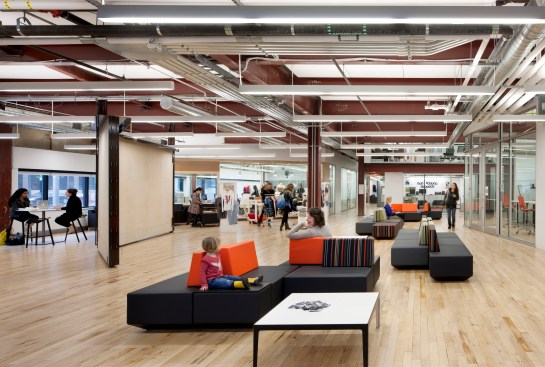 Custom+pivoting%2c+sliding%2c+and+bi-folding+doors%2fwalls+throughout+let+users+adapt+spaces+for+everything+from+creative+making+activities+to+exhibitions.