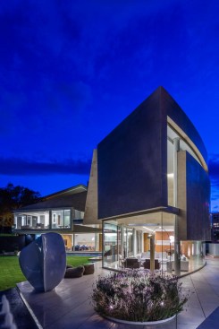 Country Club Residence by Migdal Arquitectos