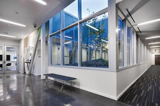 The corridors offer benches and nooks that are intended for use as casual social spaces. The hope is to promote more interaction between students and the faculty who have offices nearby.