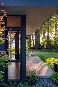 Hood Cliff Retreat 