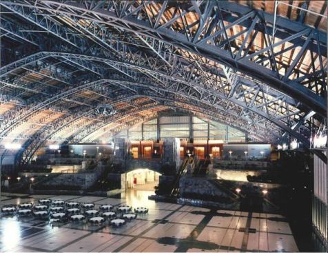 2002 - Thompson, Ventulett, Stainback & Associates, Inc. TVS integrated this 1.3 million square foot facility into historic downtown Philadelphia through the use of design elements that give human scale to the building, linking it to the rhythm of housefronts that make up much of the surrounding district.
Image: Pennsylvania Convention Center - Philadelphia, Pennsylvania