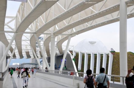 A view from the upper level of the international pavilion, demonstrating the desire to connect structure, circulatiion, and plantings