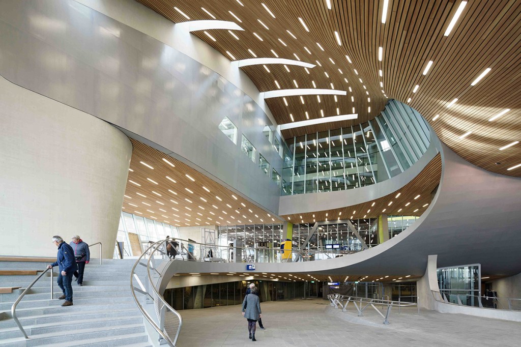 11/18/2015: Transfer Hall of the newly opened Arnhem Central Station