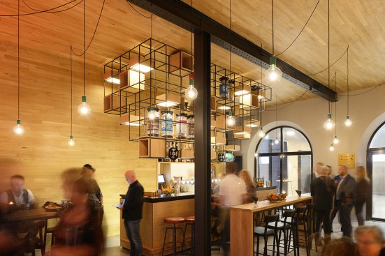 Small hall caf&eacute;