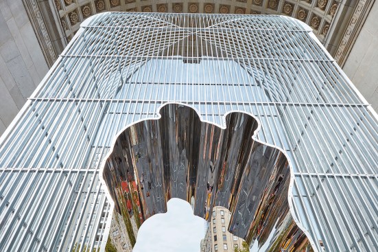 Ai Weiwei "Arch," 2017 Galvanized mild steel and mirror polished stainless steel Courtesy Ai Weiwei Studio/Frahm & Frahm