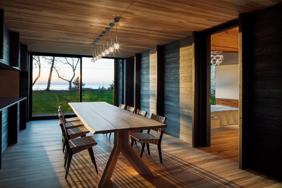 Windows in the breezeway dining area encourage cross ventilation.