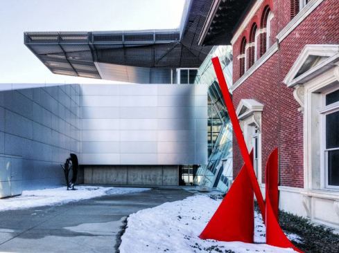 East Market Street entrance to the Akron Art Museum, designed by Coop Himmelb(l)au.