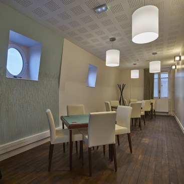 Bridge playing room