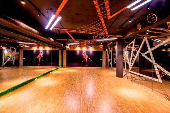 INSIDE THE HALL
A space sensitive and contemporary design was achieved despite a modest .