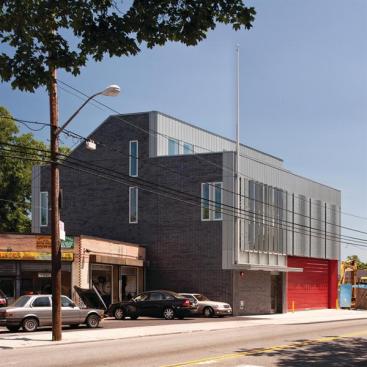 Sited between an auto-body shop and a scrapyard, the team at WXY Architecture + Urban Design strove to make each of the fa?ades different and appropriate for the context, which ranges from a busy thoroughfare on the south side to a quiet neighborhood street on the north.
