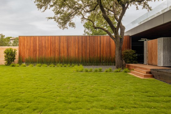 Taula House by M Gooden Design  |  Backyard / Garage