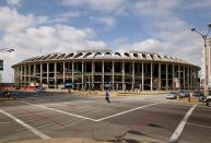 Busch Memorial Stadium, St. Louis, by Sverdrup & Parcel with Edward Durrell Stone. The second St. Louis stadium named after Anheuser-Busch president August Busch, Jr., met its demise via wrecking ball in 2005, and was replaced by the current Busch Stadium, designed by Populous, formerly HOK Sport.