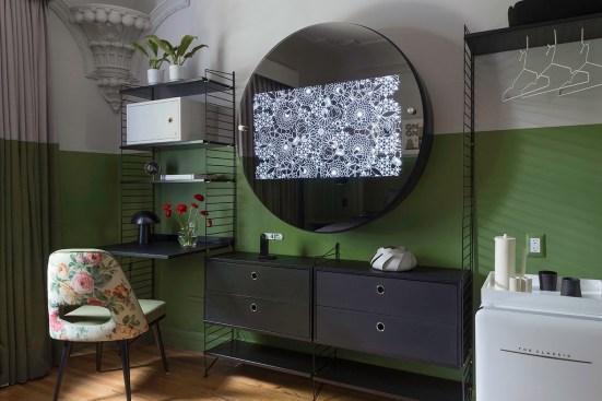 HotelPug Seal - German Velasco Arquitectos