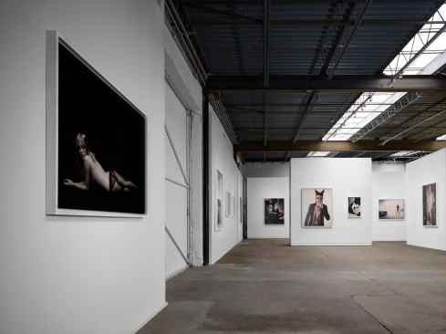 An+overall+view+of+the+gallery+looking+west.++Notice+the+two+mobile+walls+in+the+center%2c+the+translucent+skylight%2c+and+the+historic+service+door+on+the+left.++The+original+concrete+slab+was+left+in+place.++