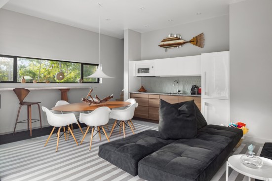 Pool House living, Kitchenette 