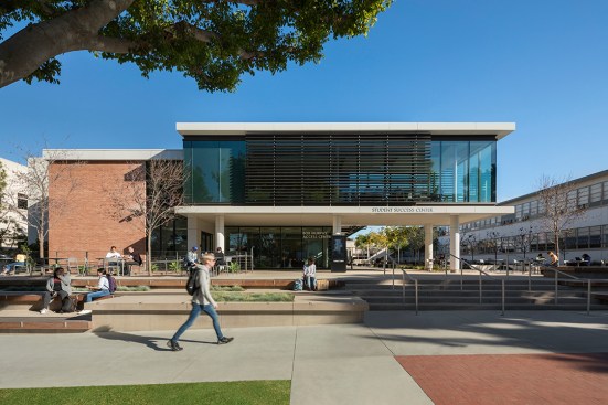 New "treetop" transparent student lounge
