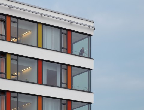 Nearly+every+space+in+the+hospital+includes+an+expansive+window%2c+providing+sweeping+views+of+the+famed+black+Forrest+and+the+Alps.+