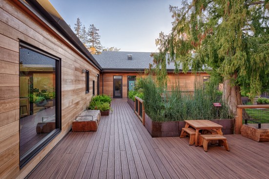 Detail of the Palo Alto Junior Museum and Zoo (JMZ)'s educational and administrative support spaces wing.
